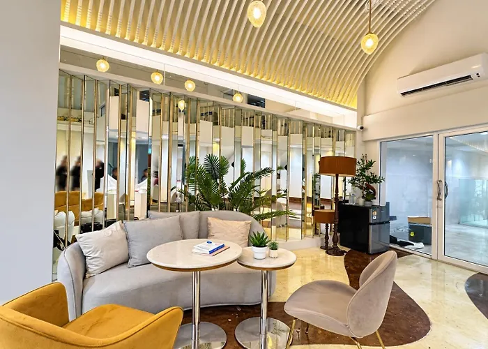 Luma Phrom Phong 3*